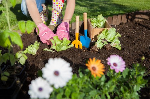 Keyboard navigation and clear page structure in accessible gardening content